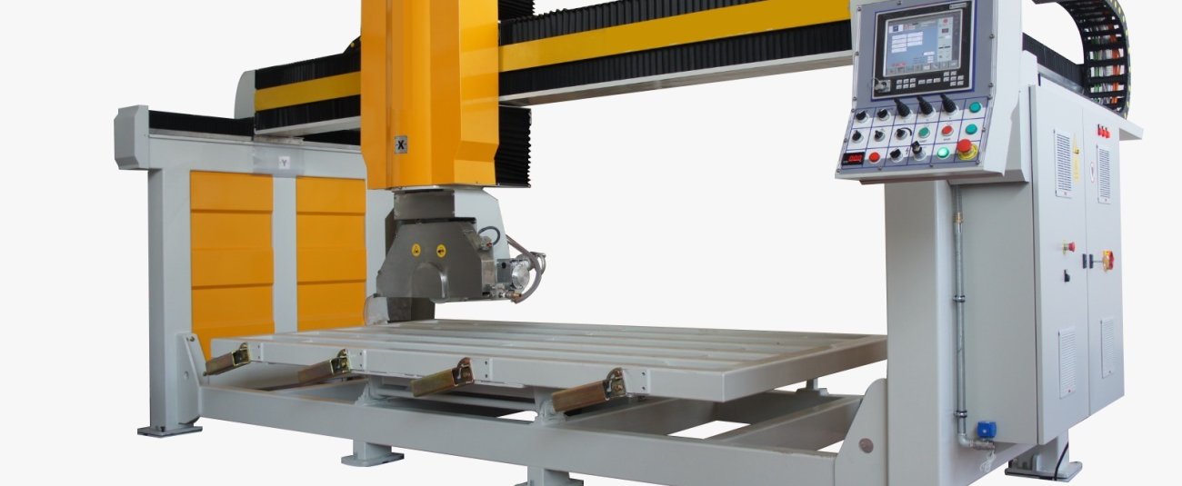 Découpe et usinage avec pont CNC 4 axes
